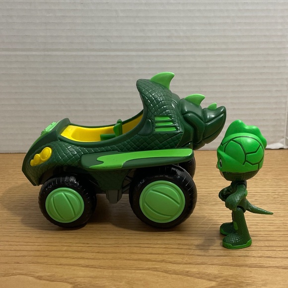 PJ Masks Hero Blast Vehicle Car and Green Gekko Action Figure Play Set Toy - Picture 2 of 9